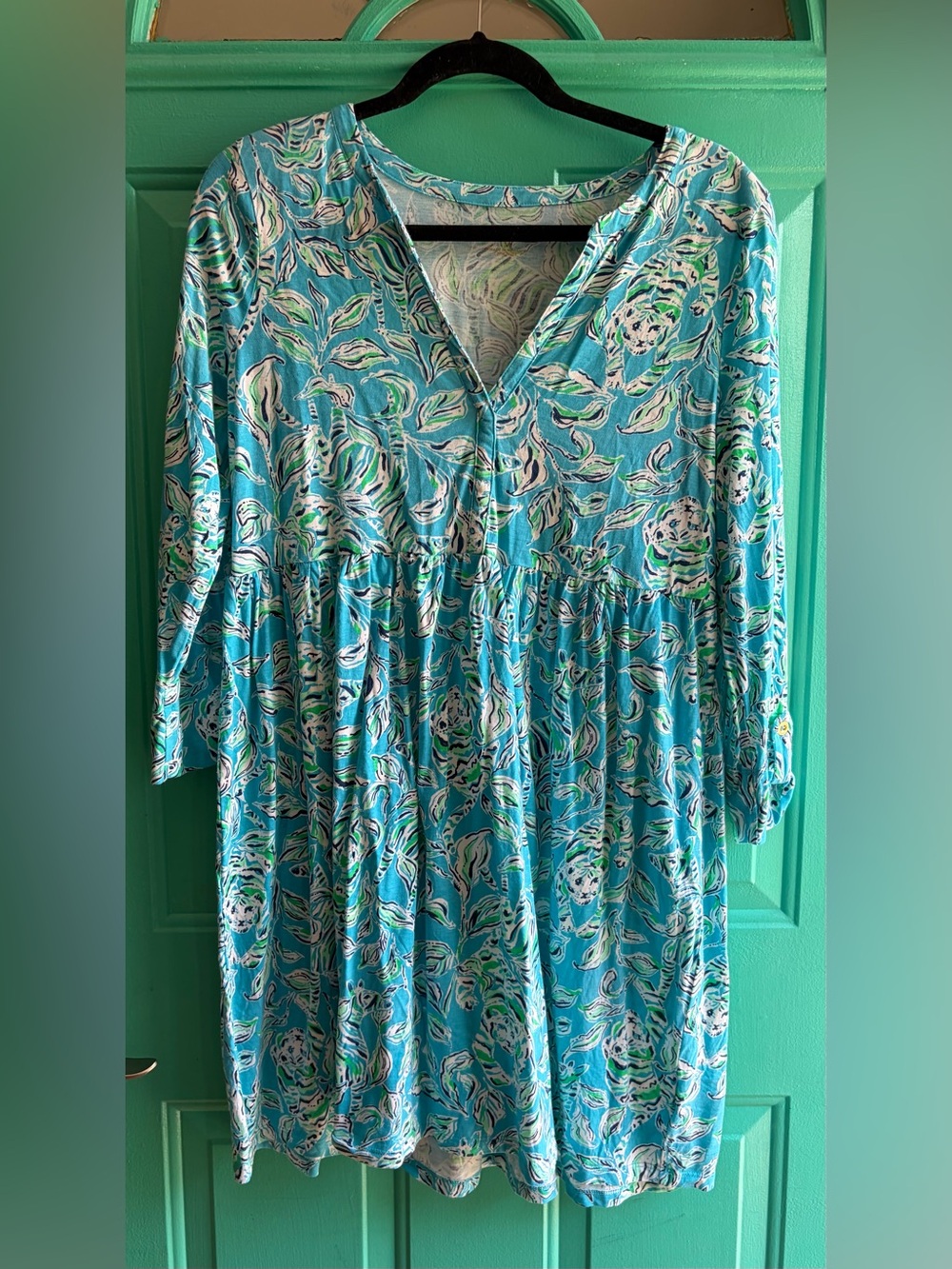 EUC Lilly Pulitzer V Neck 3-4 sleeve Dress - Tigers - Medium